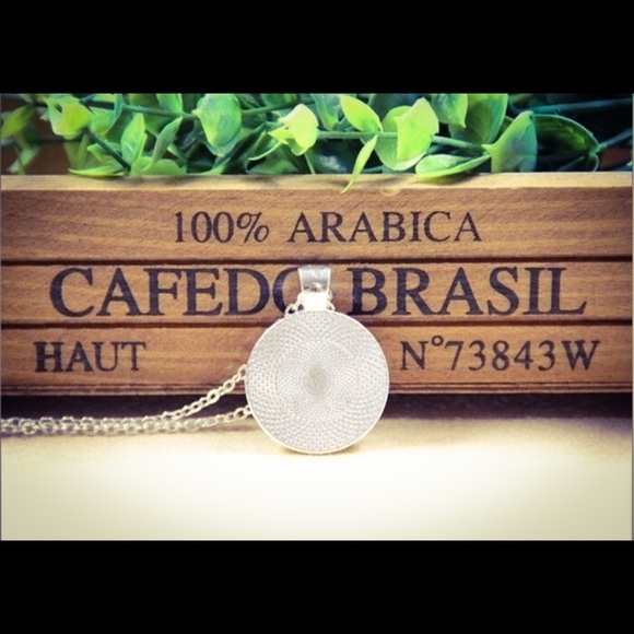 Ying Yang Tibet Silver Cabochon Butterfly Necklace - Picture 4 of 8